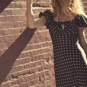 ISO Freesia doen dress